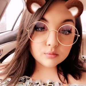 Meet your Posher, Kenzie